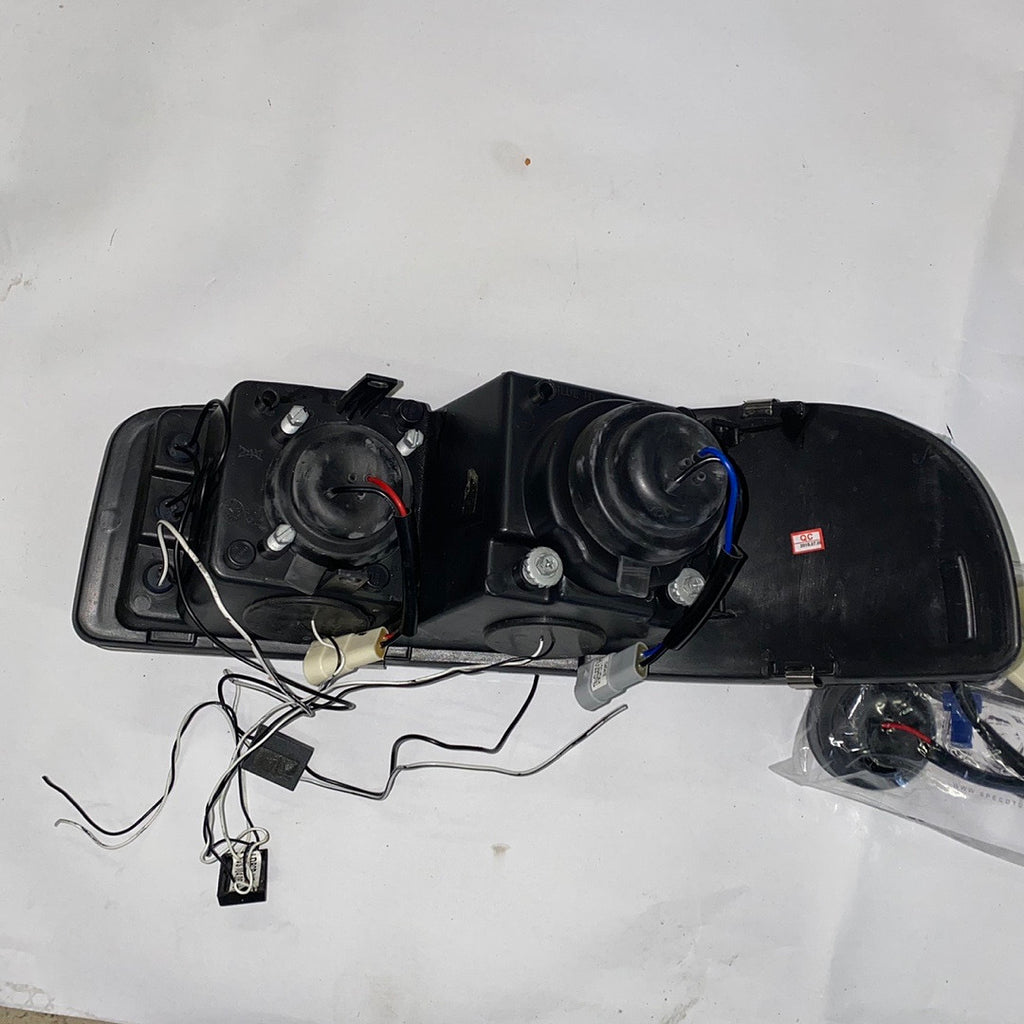 01-06 GMC DENALI HALO PROJECTORS BLACK CLEAR TOPS ONLY