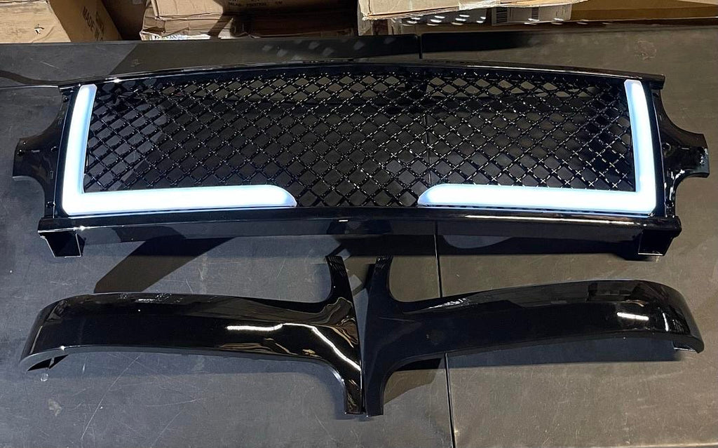 CHEVY 99-02 SILVERADO / 00-06 SUBURBAN - TAHOE GLOSSY BLACK LED DRL DIAMOND MESH GRILLE