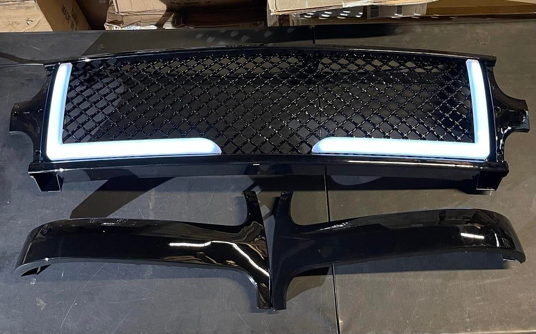 CHEVY 99-02 SILVERADO / 00-06 SUBURBAN - TAHOE GLOSSY BLACK LED DRL DIAMOND MESH GRILLE