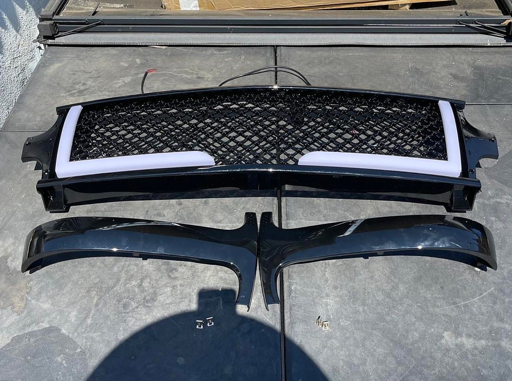 CHEVY 99-02 SILVERADO / 00-06 SUBURBAN - TAHOE GLOSSY BLACK LED DRL DIAMOND MESH GRILLE