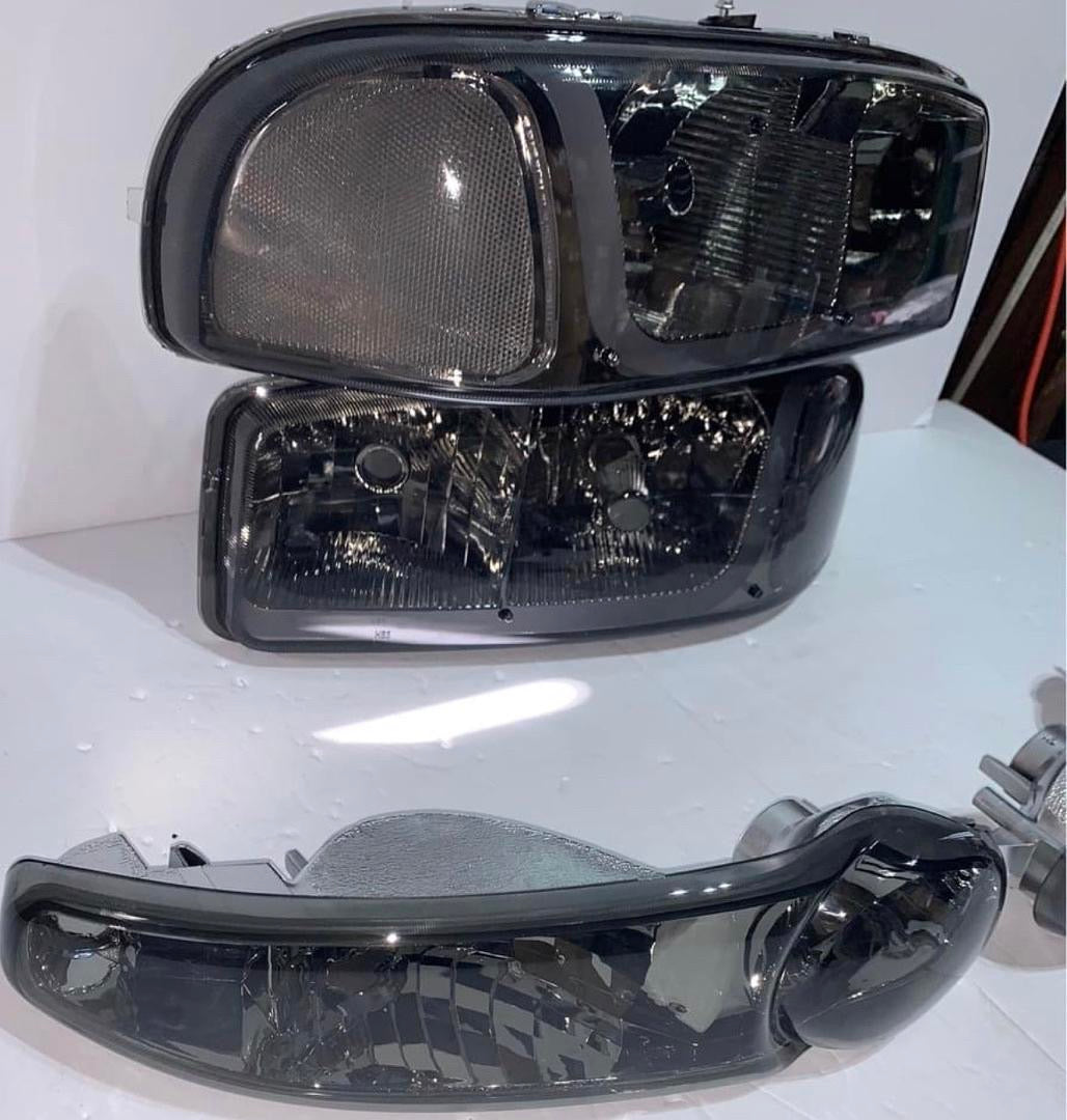 GMC SIERRA DENALI / YUKON DENALI SMOKED LED HEADLIGHTS FOR 1999 TO 2006