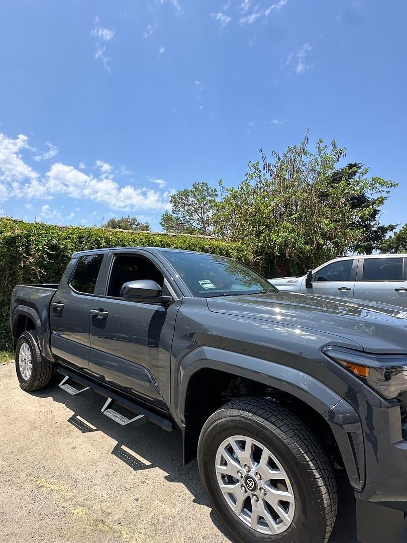 24+ TOYOTA TACOMA CREW CAB STYLE RUNNING BOARDS TEXTURED