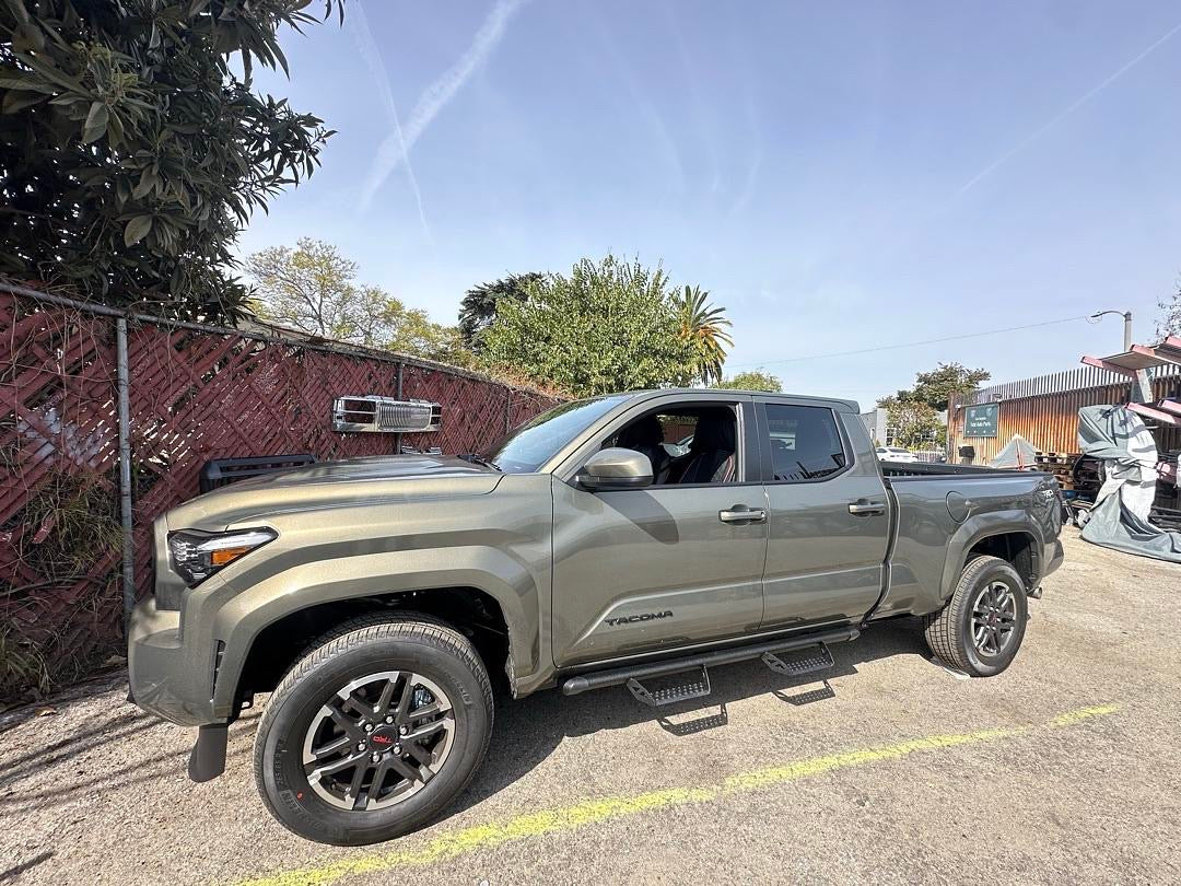 24+ TOYOTA TACOMA CREW CAB PREDATOR STYLE RUNNING BOARDS TEXTURED