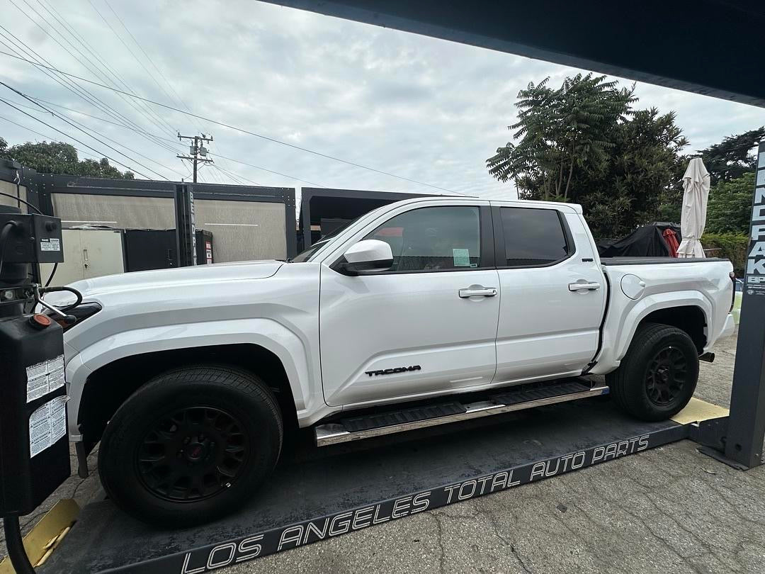 24+ TOYOTA TACOMA “8017” STYLE CHROME/ BLACK RUNNING BOARDS