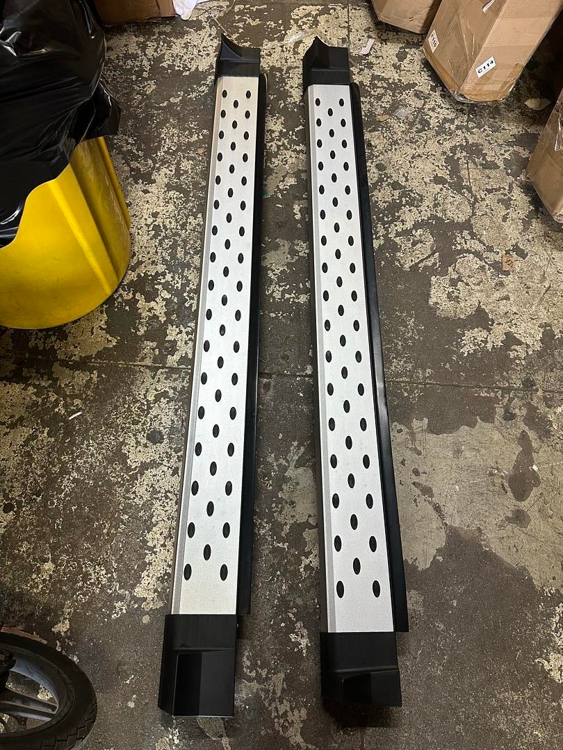 13-17 TOYOTA RAV4 7INCH SILVER RUNNING BOARDS 4DR