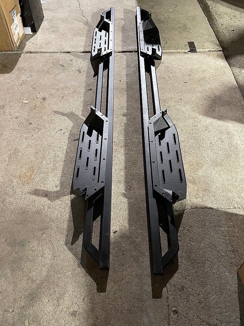 07-21 TOYOTA TUNDRA CREWMAX ONLY RUNNING BOARDS BLACK IARMOUR STEPPERS