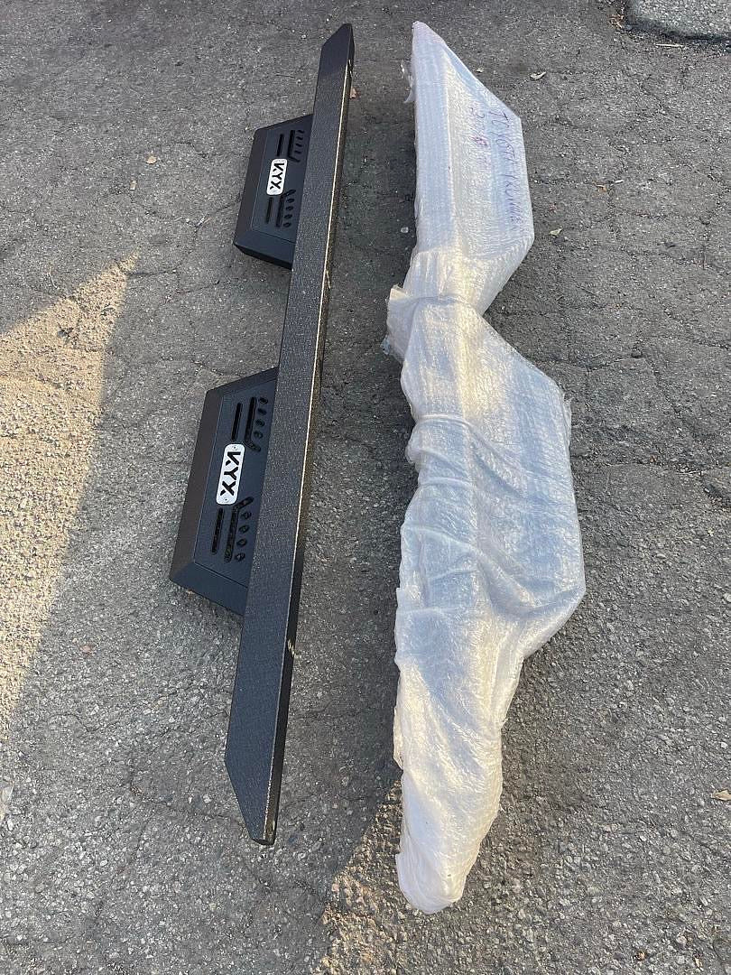 #25 19-24 CHEVY SILVERADO GMC SIERRA EXTENDED CAB HEAVY DUTY RUNNING BOARDS