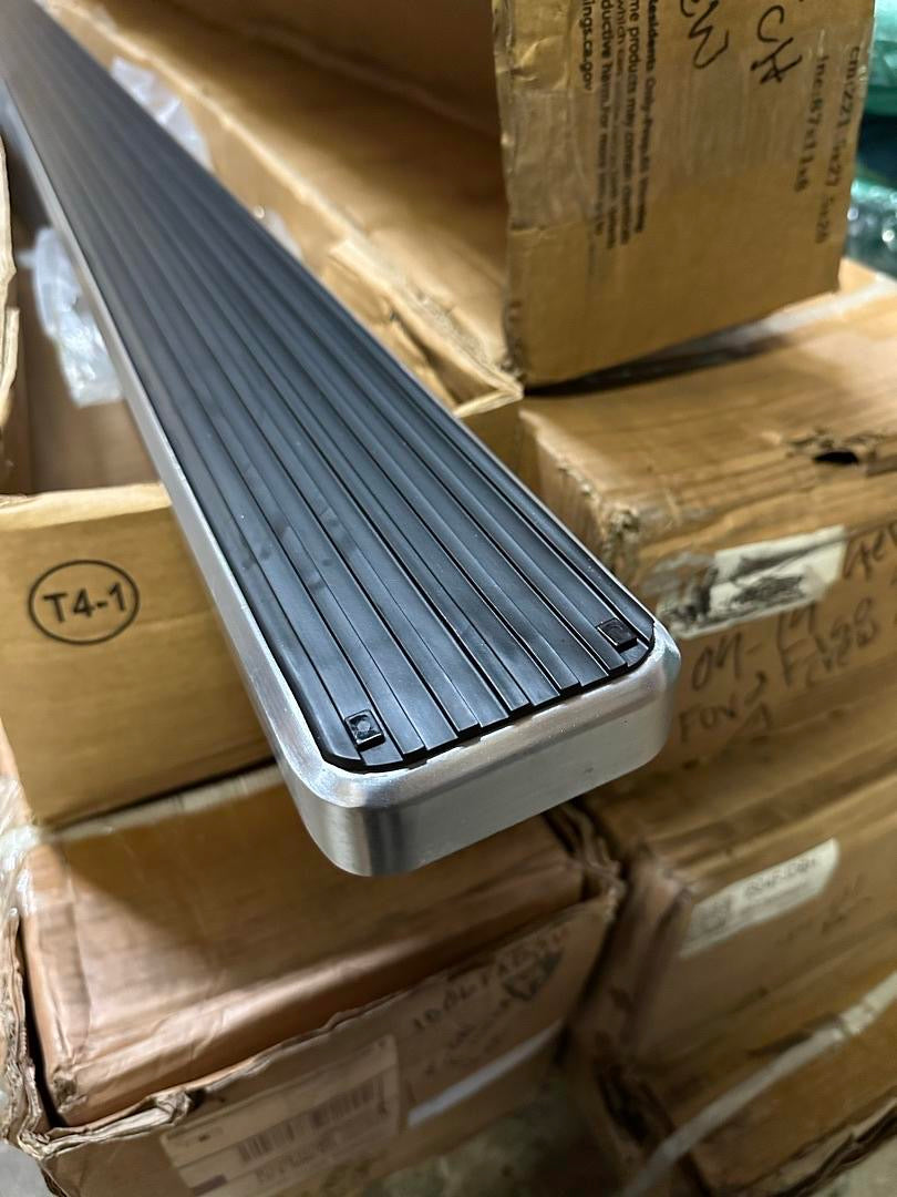 09-14 CHROME / BLACK 4” WIDE IBOARD RUNNING BOARD CREW CAB