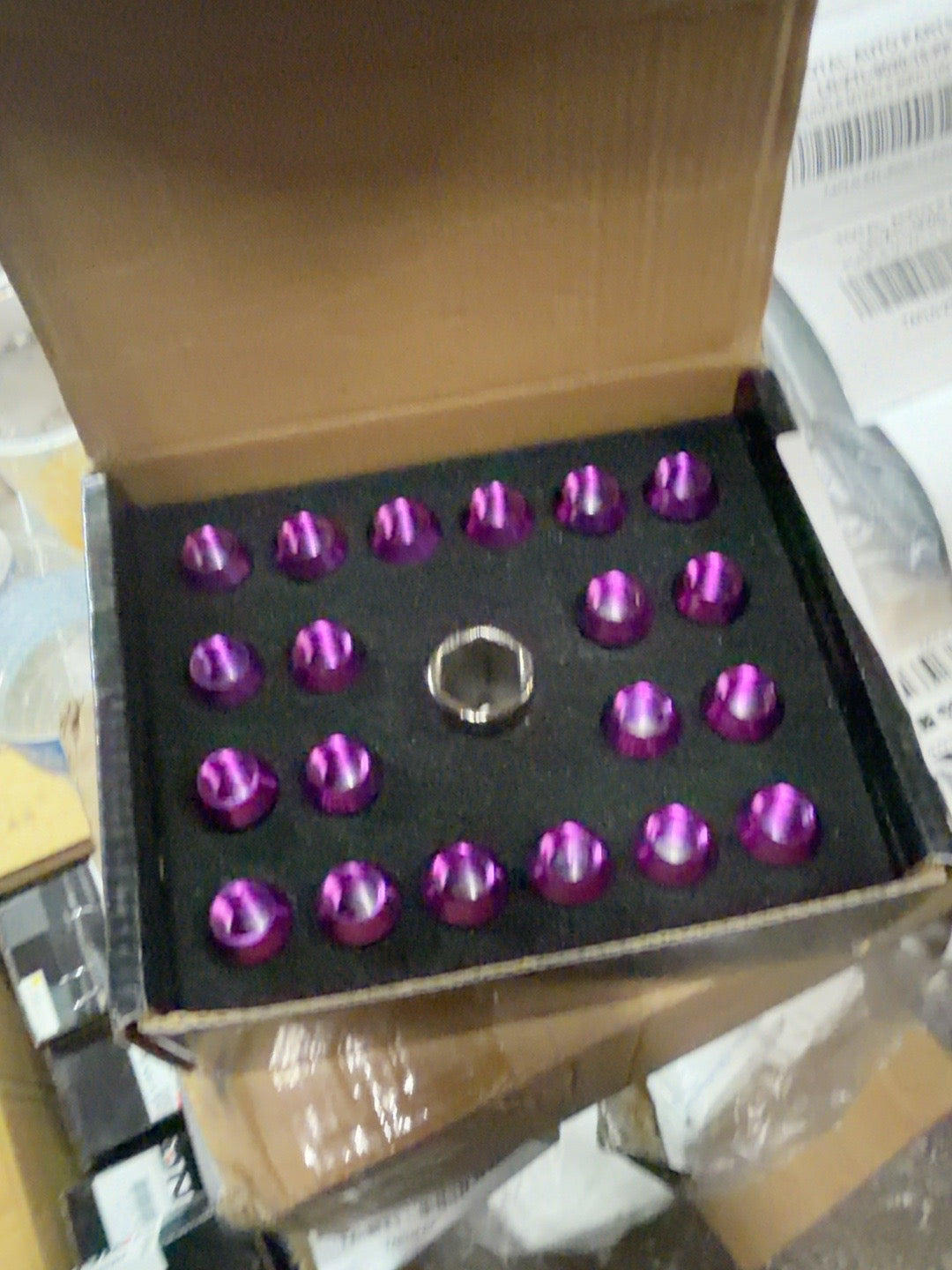 Purple M12x1.5 20-piece closed-end lug nut kit with installation adapter - LN-ZTL-9020-15-PP