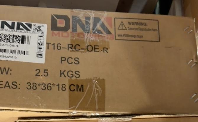 OEM-TL-086-R manufacturer carton SKU label for Nissan Titan right taillight