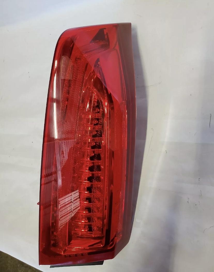 13-19 cadillac ats rear right taillight oem original