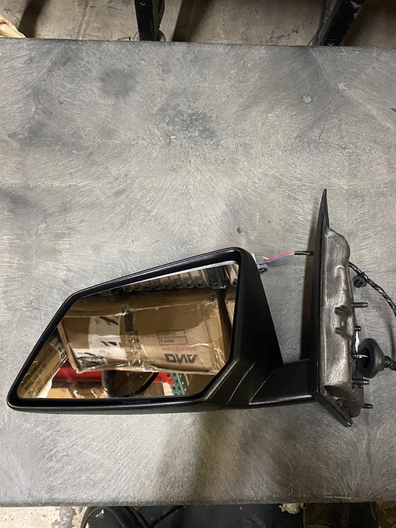 23453775 | 09-16 gmc acadia left side mirror powered black textured oem original