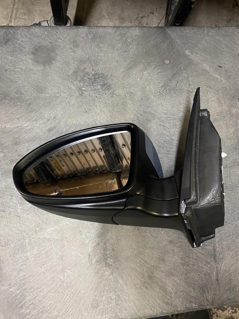 19258659 | 11-16 chevy cruze left side mirror powered primered with cap