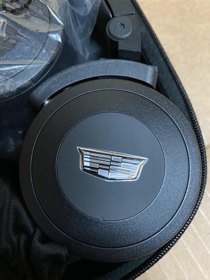 19420338 | (Oem part # ) 2020-2022 cadillac ct4 and cadillac escalade bluetooth headphones
