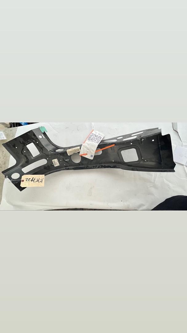 15757822 | OB # body d pillar floor pan reinforcement inner pillar panel 00-06 tahoe suburban avalanche 03-06 silverado / SS