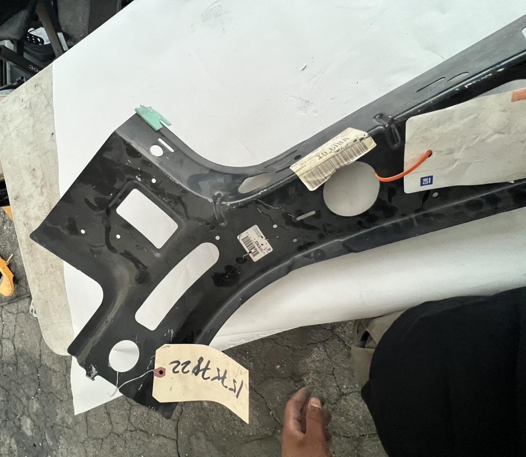 15757822 | OB # body d pillar floor pan reinforcement inner pillar panel 00-06 tahoe suburban avalanche 03-06 silverado / SS