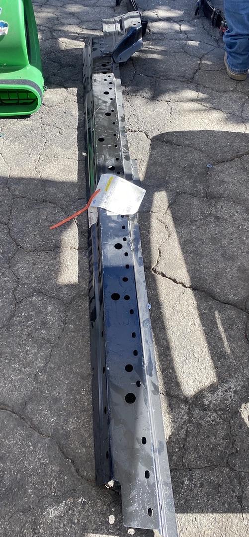 23216764 | 15-19 chevy silverado 2500hd rocker panel reinforcement right side