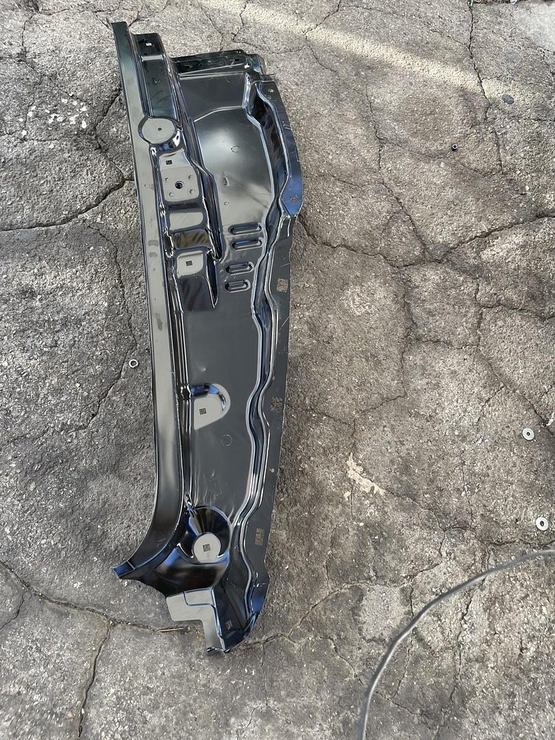 Driver Side Body Side Outer Panel Filler - GM ()2020 cadillac,surburban,tahoe, yukon