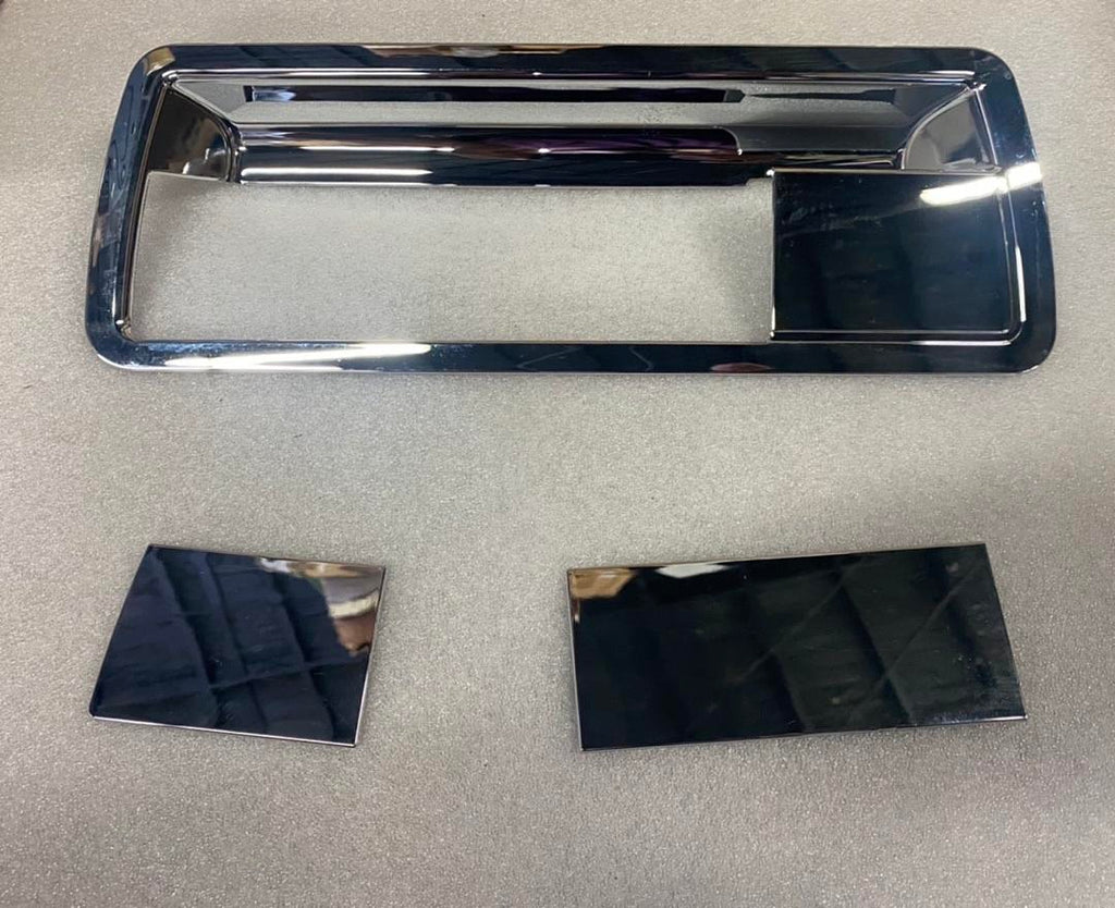 05 NISSAN ARMADA CHROME TAILGATE HANDLE COVER