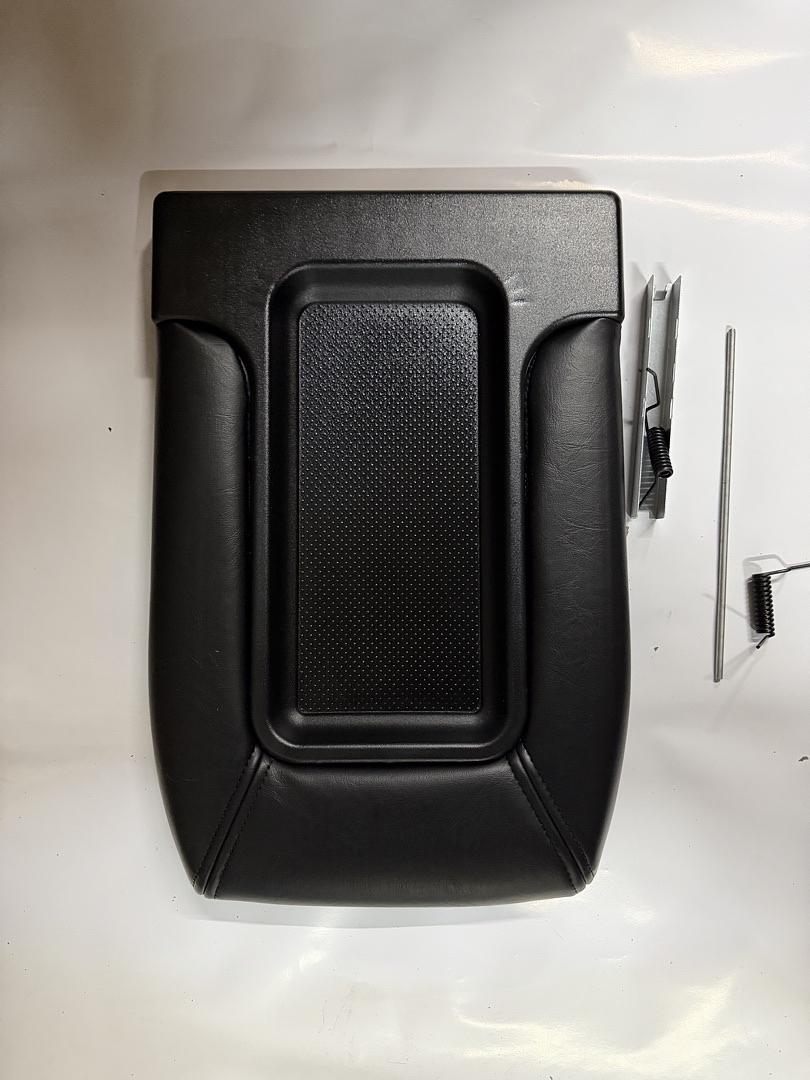 01-07 Chevy Silverado Center Console Lid Kit Arm Rest Latch Black