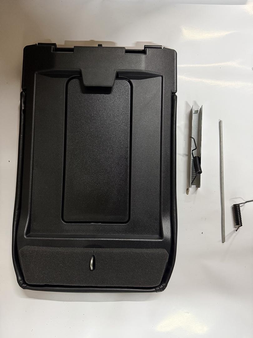 01-07 Chevy Silverado Center Console Lid Kit Arm Rest Latch Black