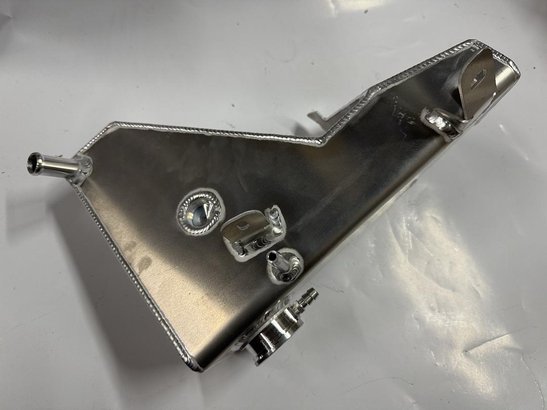 05-10 CHRYSLER 300 06-10 DODGE CHARGER COOLANT RECOVERY OVERFLOW TANK ALUMINUM
