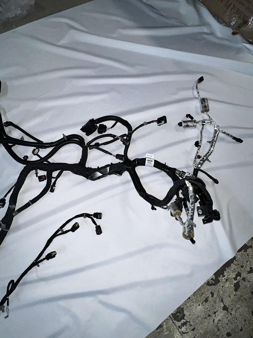 84859364 | 21-23 gmc chevy tahoe suburban yukon yukon xl engine wiring harness 5.3l 6.2l v8 oem part