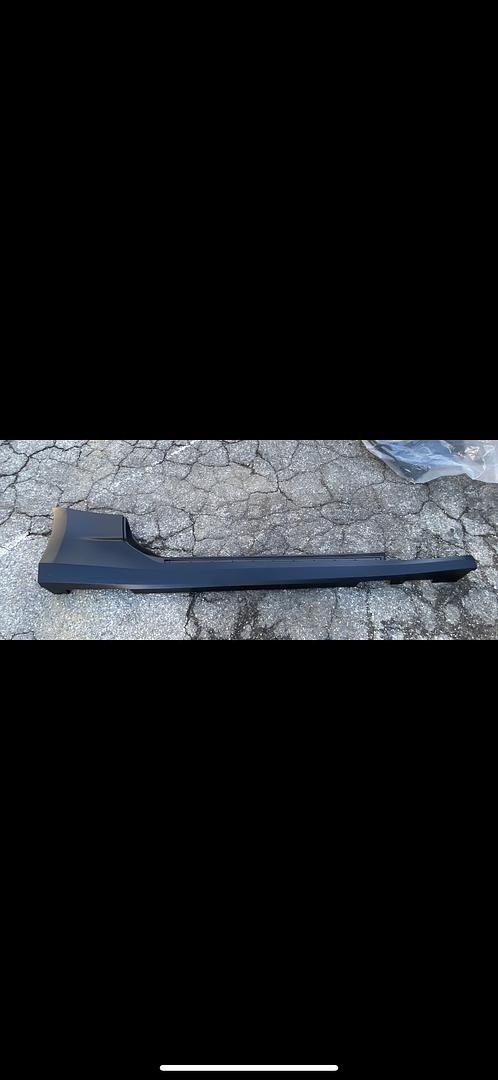 18-22 Chevy Camaro primed passanger side rocker panel molding gm