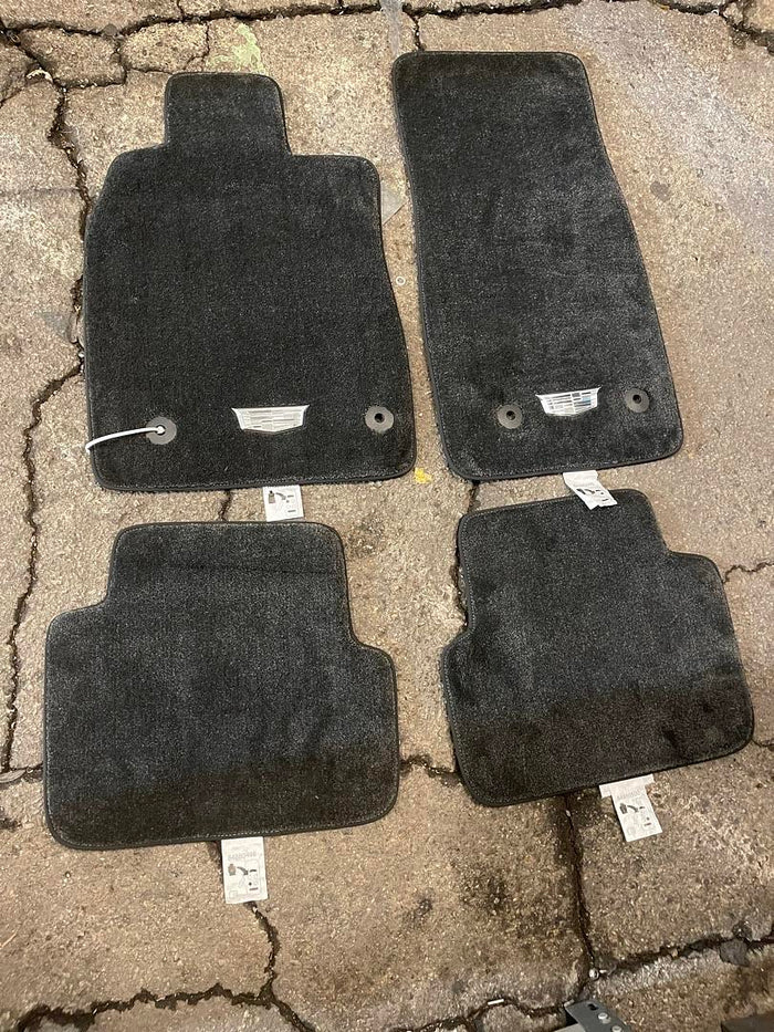 84380039 | 4pcs Oem floor mats 2021 CT4 FLOOR MATS | JET BLACK | PREMIUM CARPET | FRONT AND REAR | CADILLAC CREST LOGO | SET OF 4