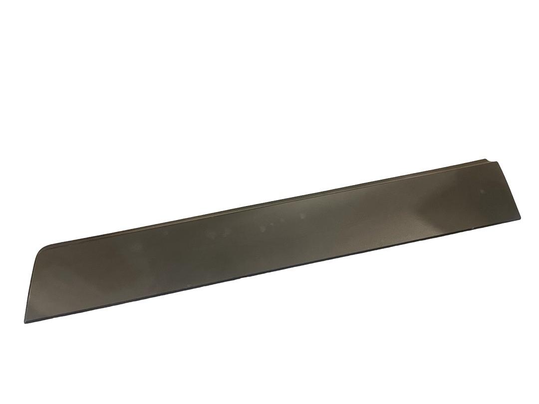 Oem # 2020 to 2022 buick encore 2021 to 2022 chevrolet trax Anthracite Side Door Lower Molding