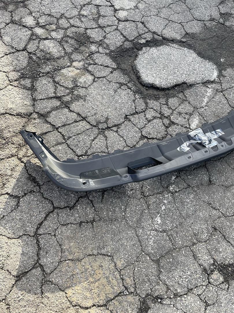 10367211 | Oem GM # 03-06 deflector assembly Front Air Gray lower balance