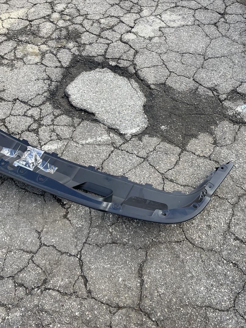 10367211 | Oem GM # 03-06 deflector assembly Front Air Gray lower balance