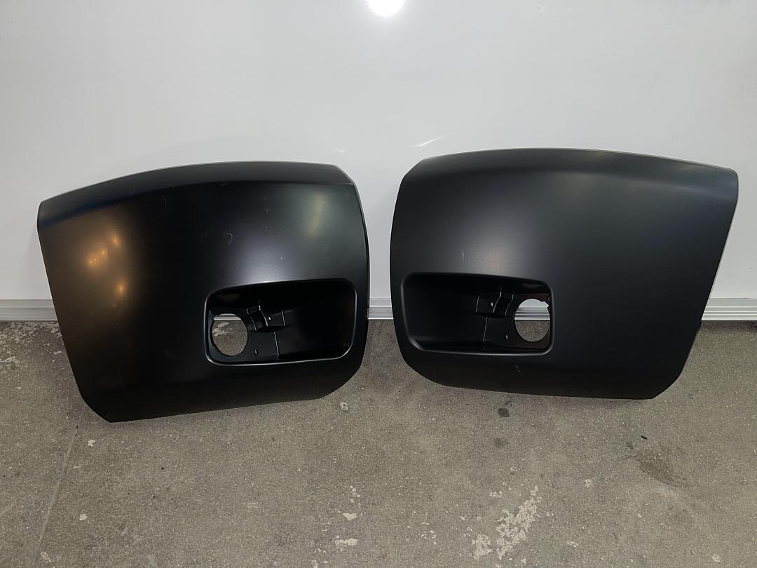 07-13 CHEVY SILVERADO BUMPER PADS (SIDE OF TRUCK ) WITH FLOGLIGHT HOLES LEFT + RIGHT