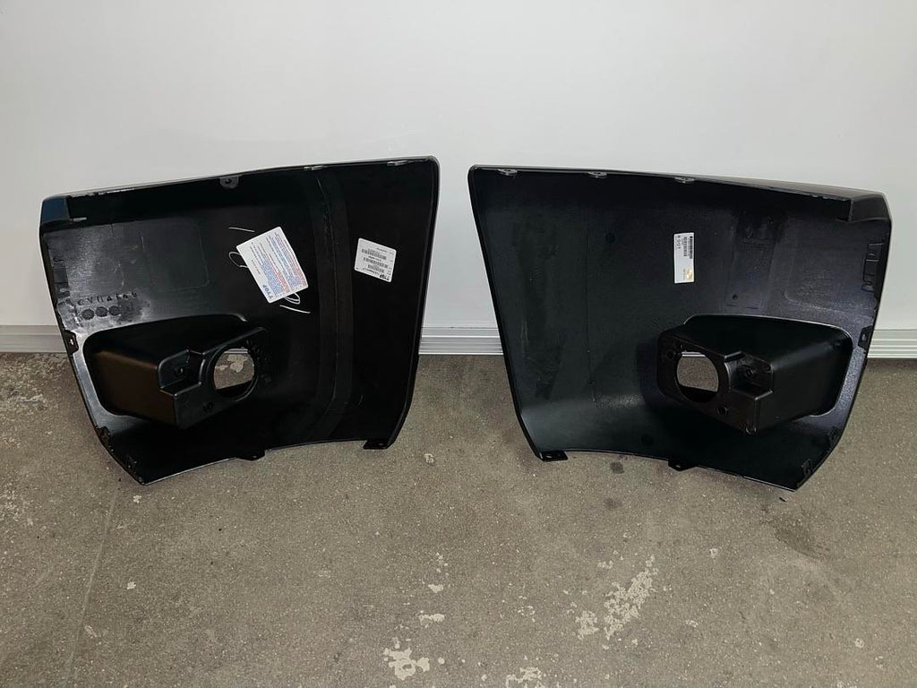 07-13 CHEVY SILVERADO BUMPER PADS (SIDE OF TRUCK ) WITH FLOGLIGHT HOLES LEFT + RIGHT
