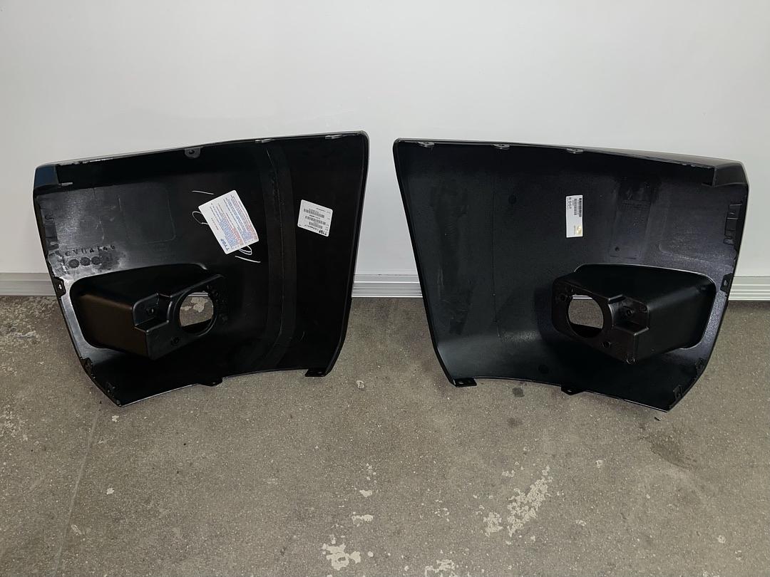 07-13 CHEVY SILVERADO BUMPER PADS (SIDE OF TRUCK ) WITH FLOGLIGHT HOLES LEFT + RIGHT