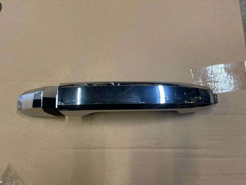 GM1311194 14-18 CHEVY SILVERADO GMC SIERRA 15-18 TAHOE SUBURBAN FRONT DOOR RIGHT SIDE DOOR HANDLE CHROME NO KEYHOLE