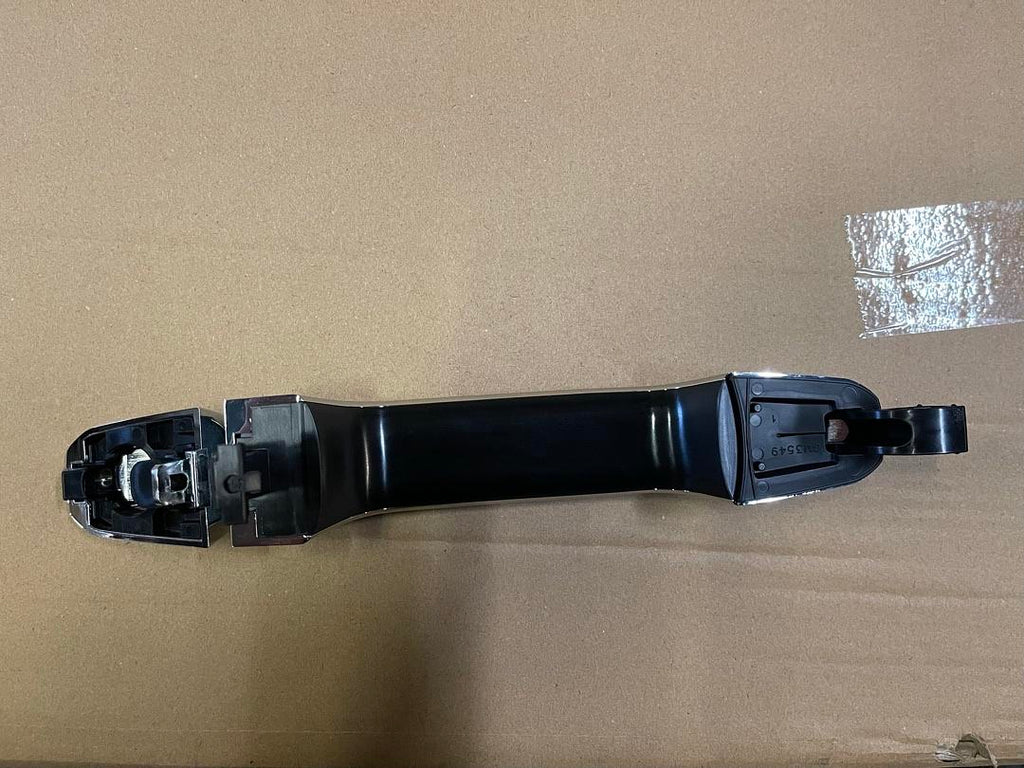 GM1311194 14-18 CHEVY SILVERADO GMC SIERRA 15-18 TAHOE SUBURBAN FRONT DOOR RIGHT SIDE DOOR HANDLE CHROME NO KEYHOLE