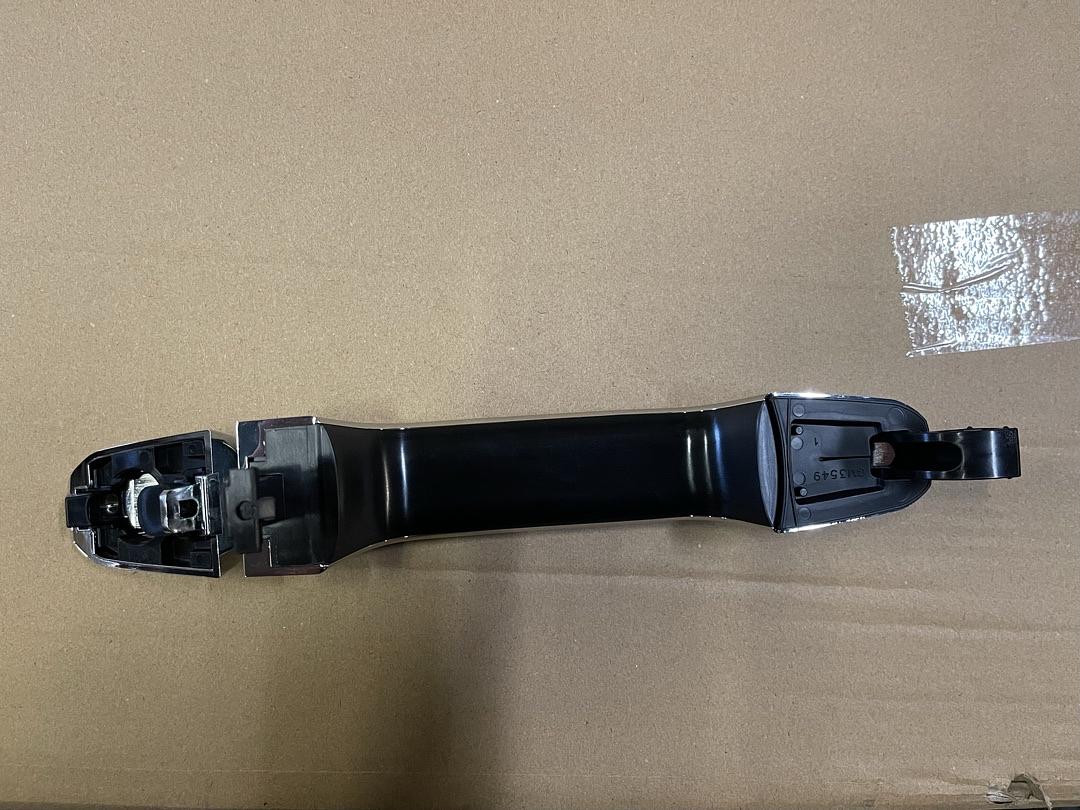 GM1311194 14-18 CHEVY SILVERADO GMC SIERRA 15-18 TAHOE SUBURBAN FRONT DOOR RIGHT SIDE DOOR HANDLE CHROME NO KEYHOLE