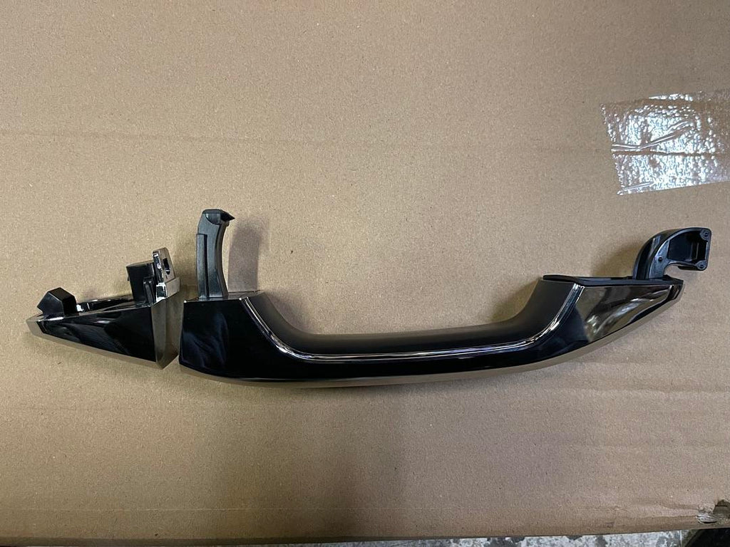 GM1311194 14-18 CHEVY SILVERADO GMC SIERRA 15-18 TAHOE SUBURBAN FRONT DOOR RIGHT SIDE DOOR HANDLE CHROME NO KEYHOLE