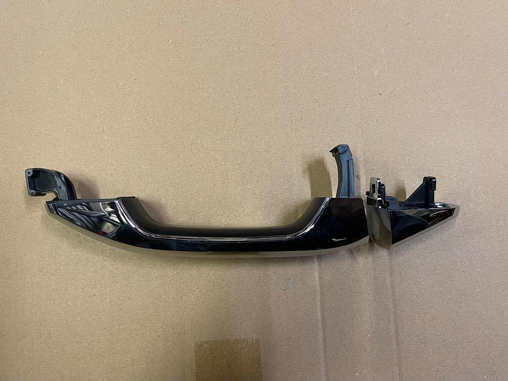 GM1520151 14-18 CHEVY SILVERADO GMC SIERRA 15-18 TAHOE SUBURBAN CHROME REAR LEFT AND REAR RIGHT DOOR HANDLE W/O KEYHOLE