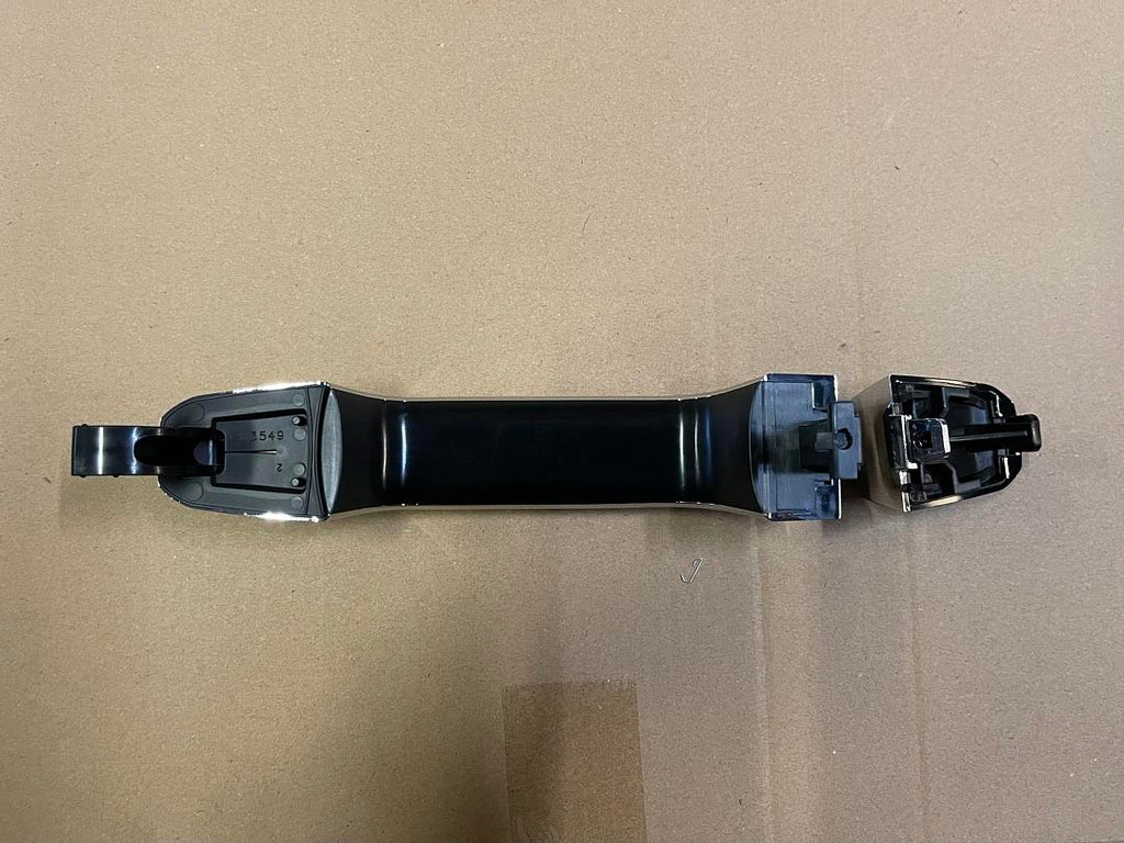 GM1520151 14-18 CHEVY SILVERADO GMC SIERRA 15-18 TAHOE SUBURBAN CHROME REAR LEFT AND REAR RIGHT DOOR HANDLE W/O KEYHOLE