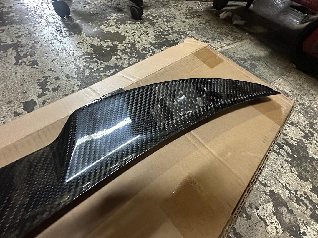2019-2022 AVALON V-STYLE CARBON FIBER REAR TRUNK SPOILER WING