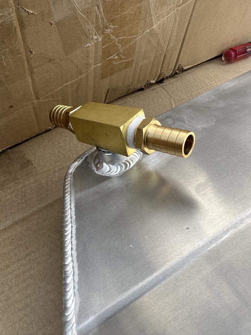 ALUMINUM COOLANT EXPANSION OVERFLOW TANK COMPATIBLE WITH 97-04 CORVETTE