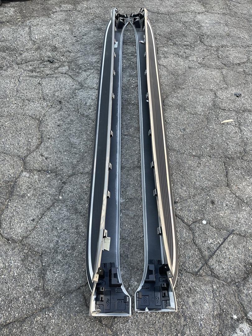 OB + No HDW # 18-22 buick enclave running boards oem GM