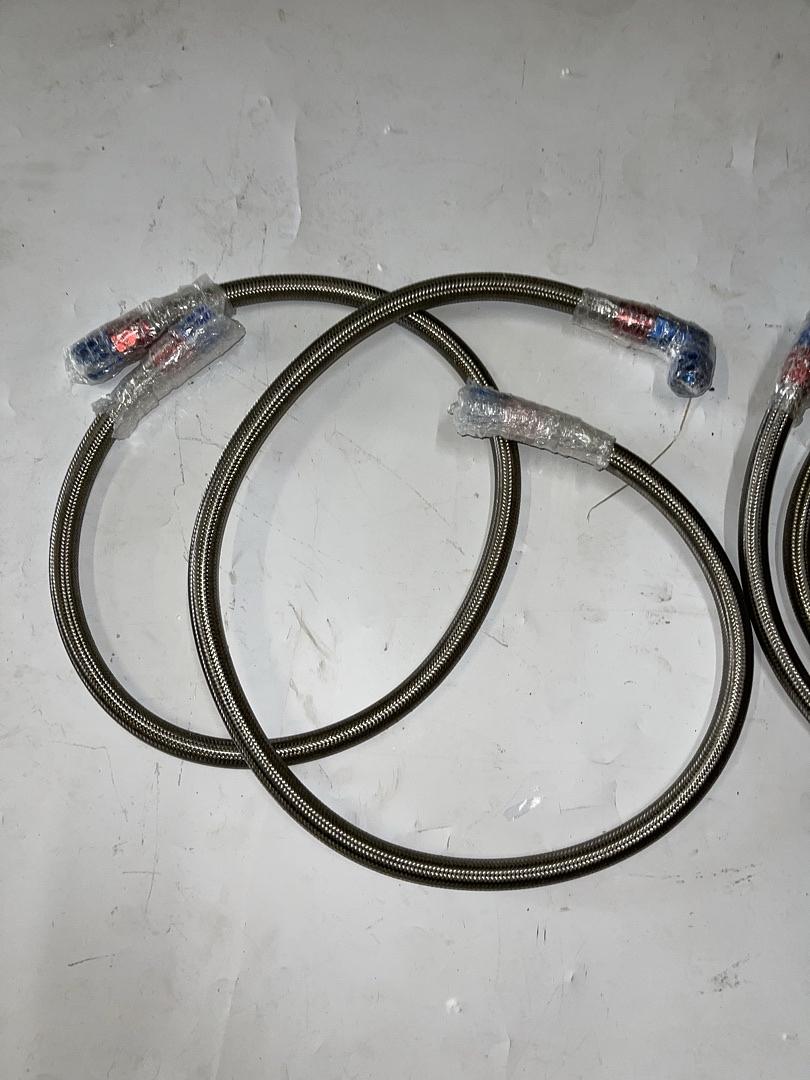UNIVERSAL OIL FILTER RELOCATION KIT MALE AND 3X STAINLESS STEEL HOSE