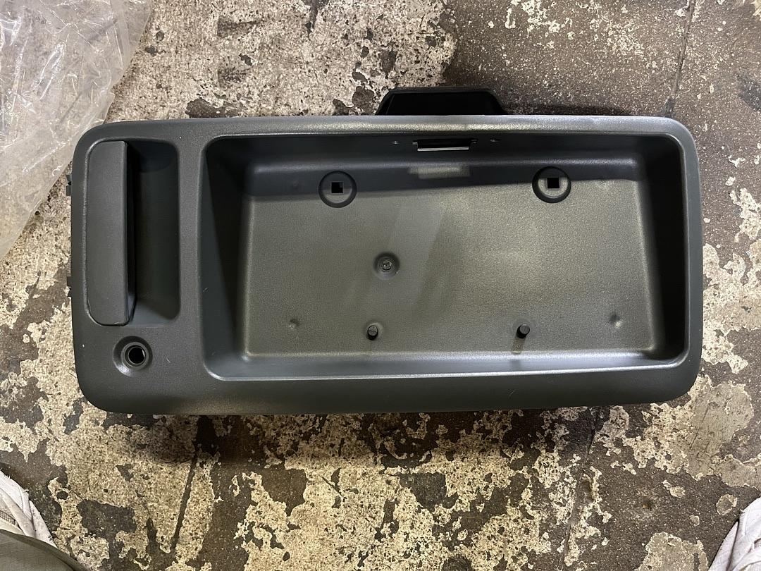 REAR TAILGATE HANDLE COMPATIBLE WITH 96-02 EXPRESS/SAVANA 1500 2500 3500 WITH LICENSE PLATE MODELS