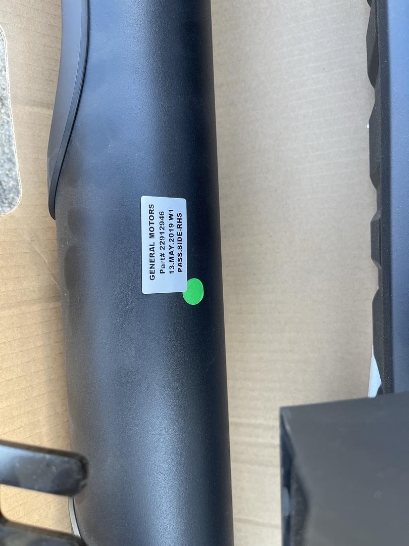 Gm # 07-18 chevy silverado / gmc sierra extended cab black original oem running boards