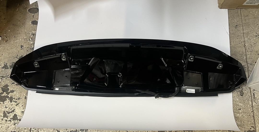 84003071 | OB 2015-2020 GMC Yukon and Yukon XL Rear Trunk Lid Lift Gate Upper Spoiler Wing Panel