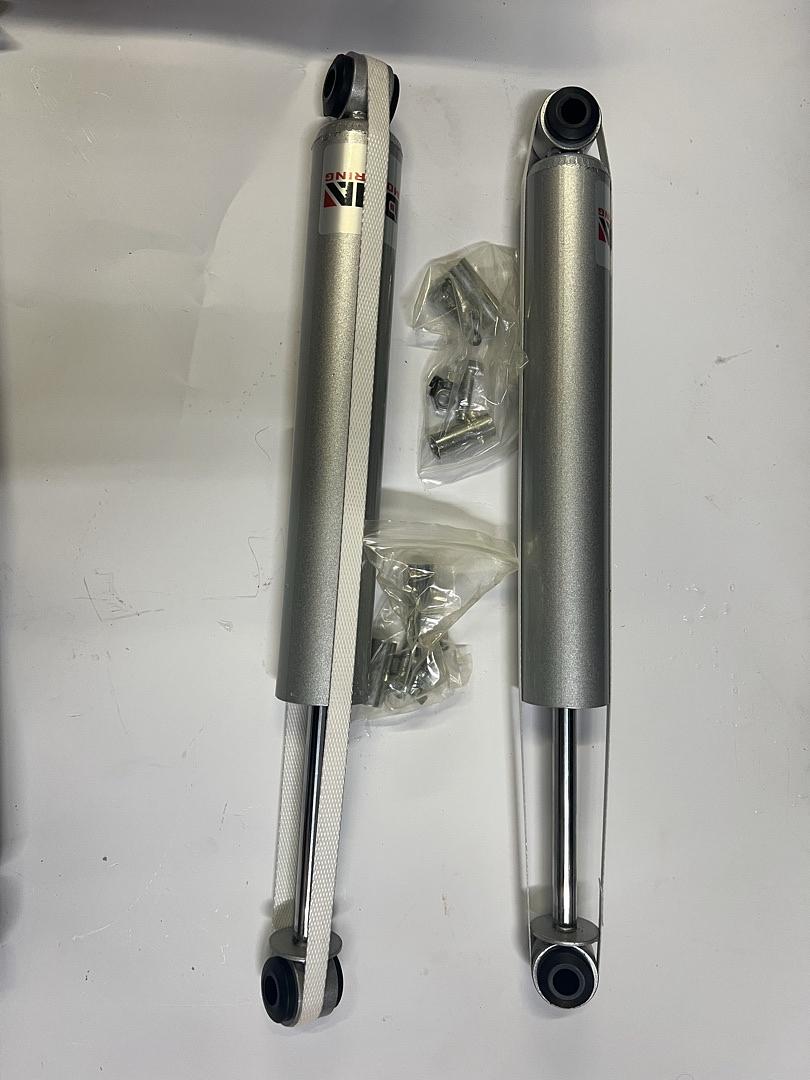 88-00 CHEVY GMC K1500 K2500 K3500 92-99 YUKON 4WD FRONT+REAR GAS SHOCK/STRUT - SILVER
