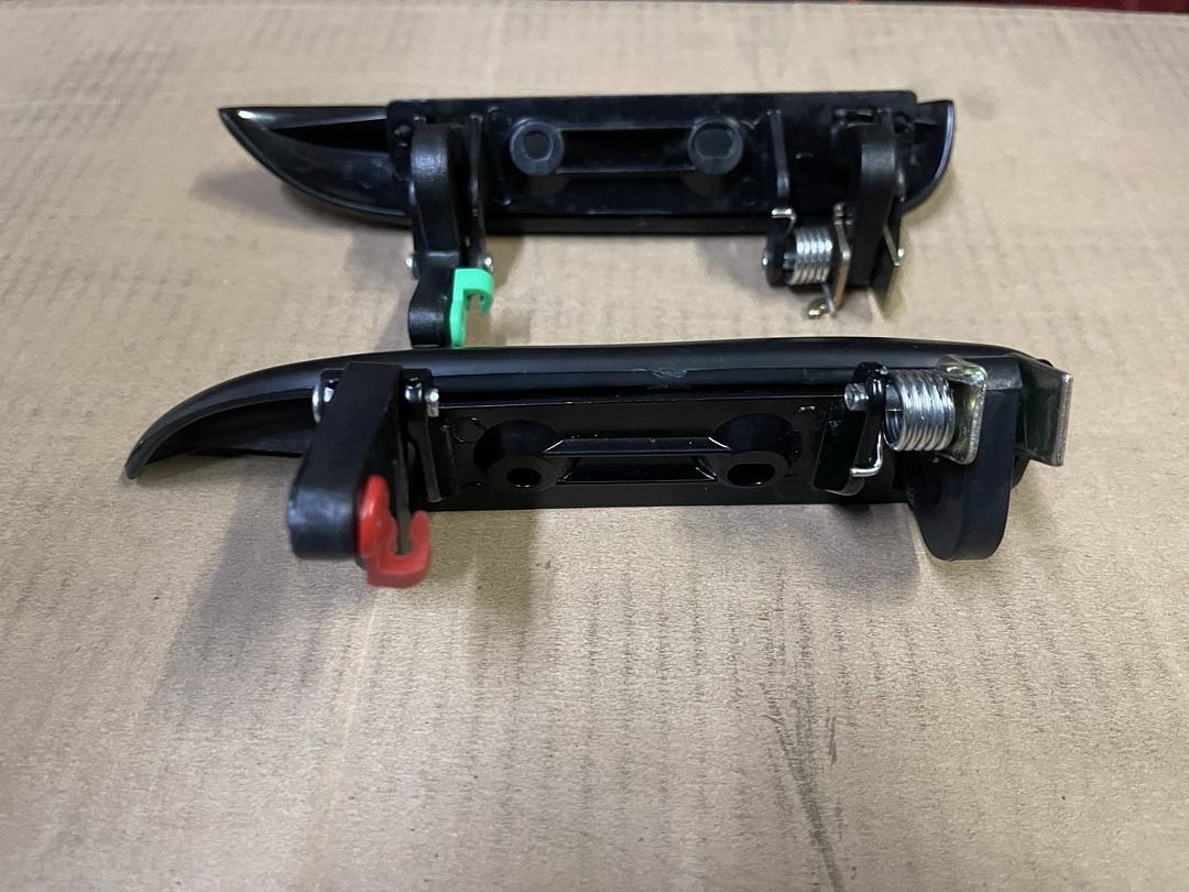 95-01 CHEVY LUMINA REAR DRIVER RIGHT / LEFT OUTER EXTERIOR DOOR PULL LATCH HANDLE
